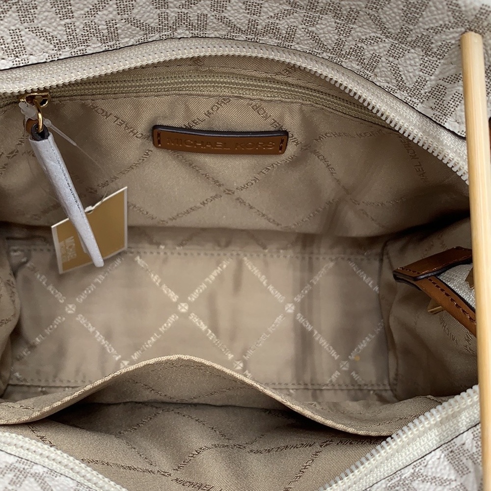 🔥Offer of the day! Michael Kors Mirella Small Crossbody Tote Bag VANILLA SIGNT - Picture 11 of 15